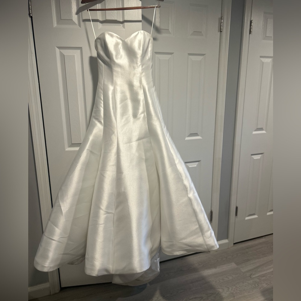 Elegant White Strapless Wedding Dress - Picture 2 of 14